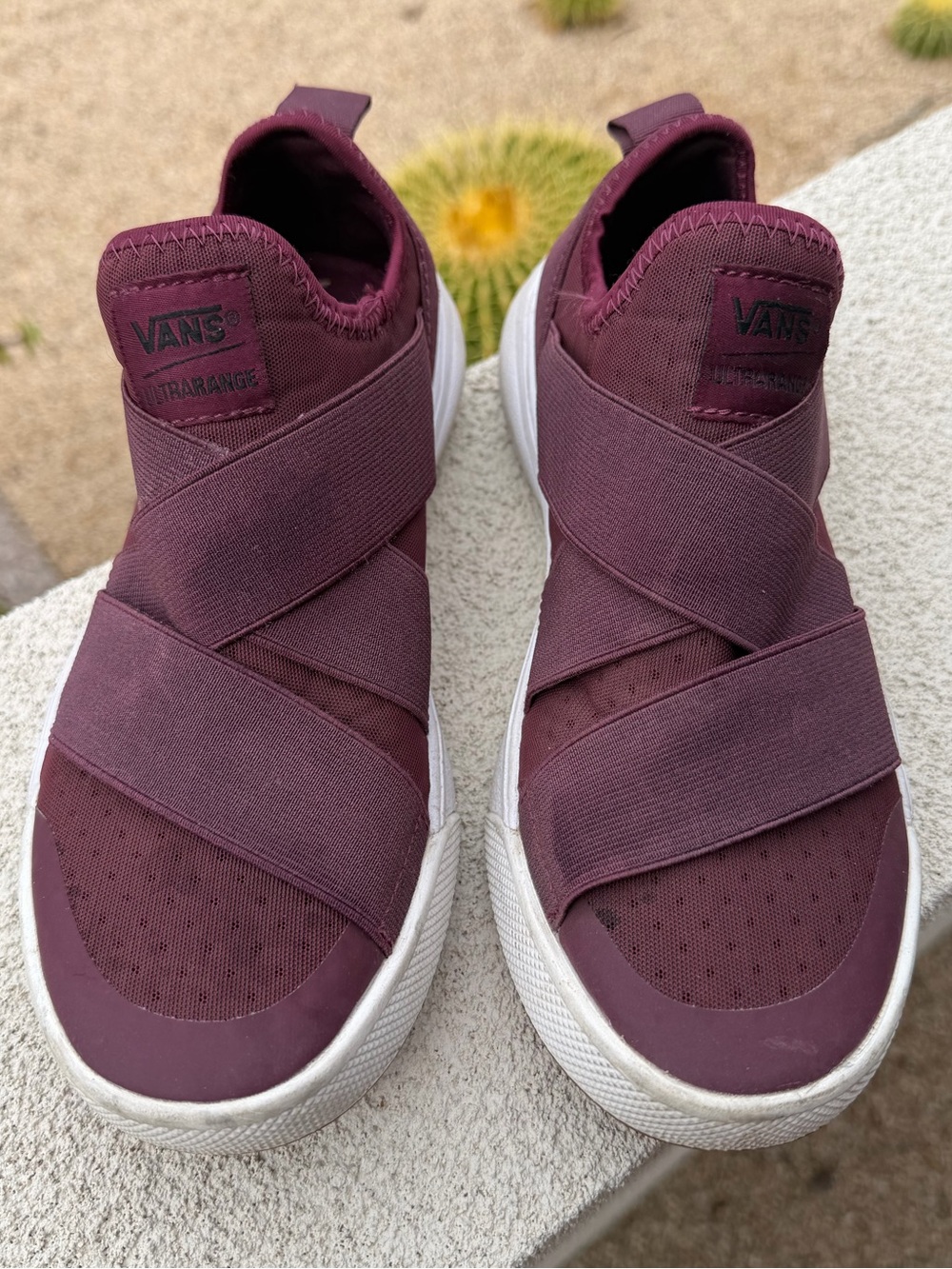 Vans UltraRange Gore Slip-On Stretch Sneaker Burgundy Women’s 7 Men’s 5.5 EUC
